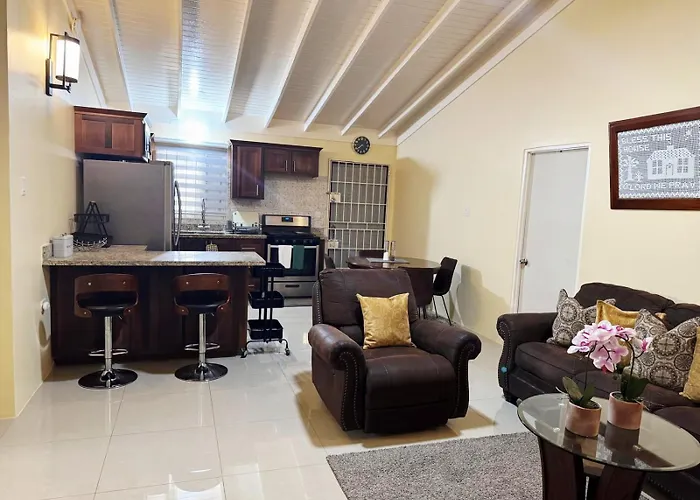 L&V Paradise Vacation Home With Pool And Gym